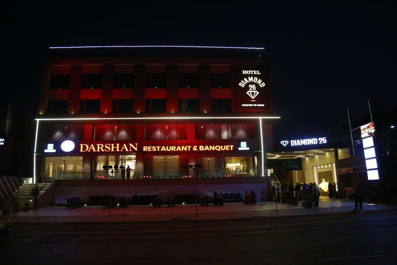 Hotel Diamond 26 Surat Exterior foto