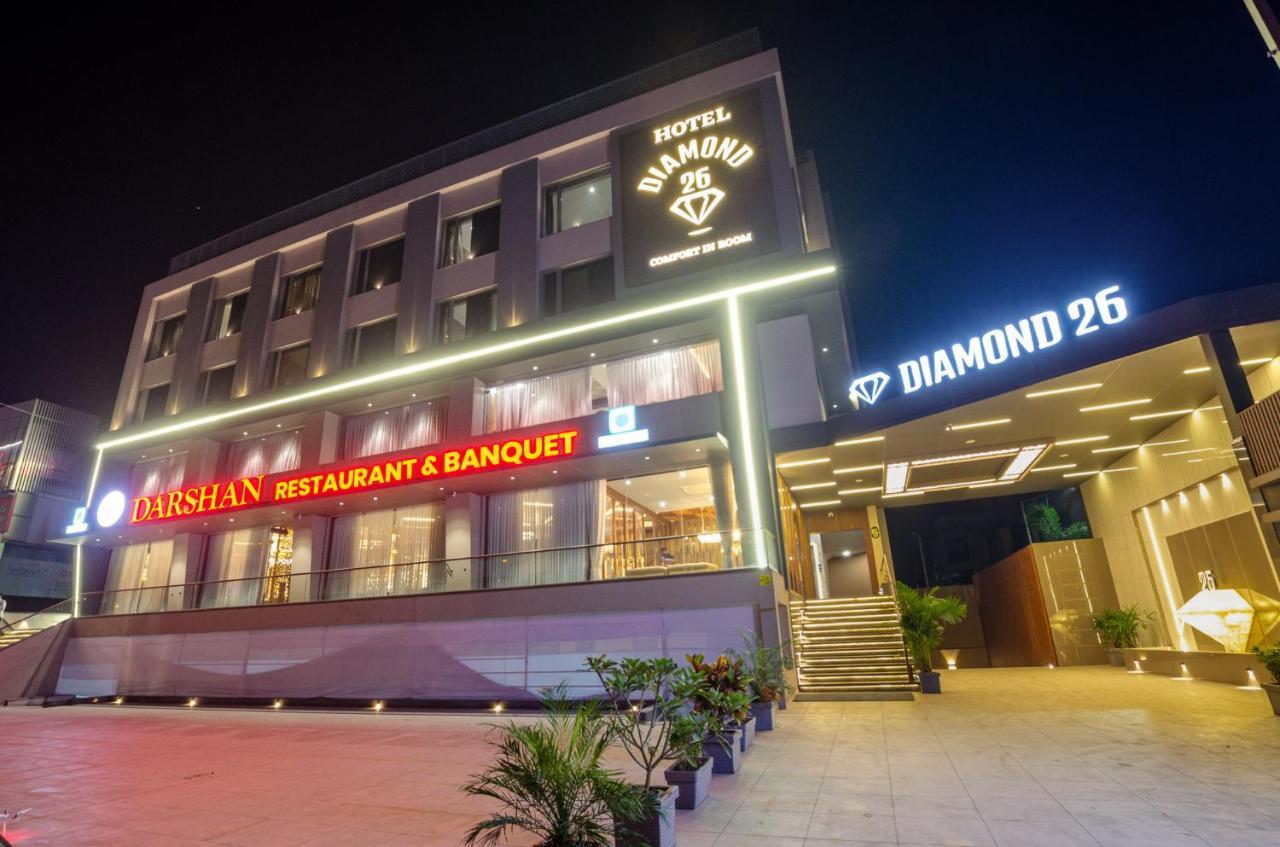 Hotel Diamond 26 Surat Exterior foto