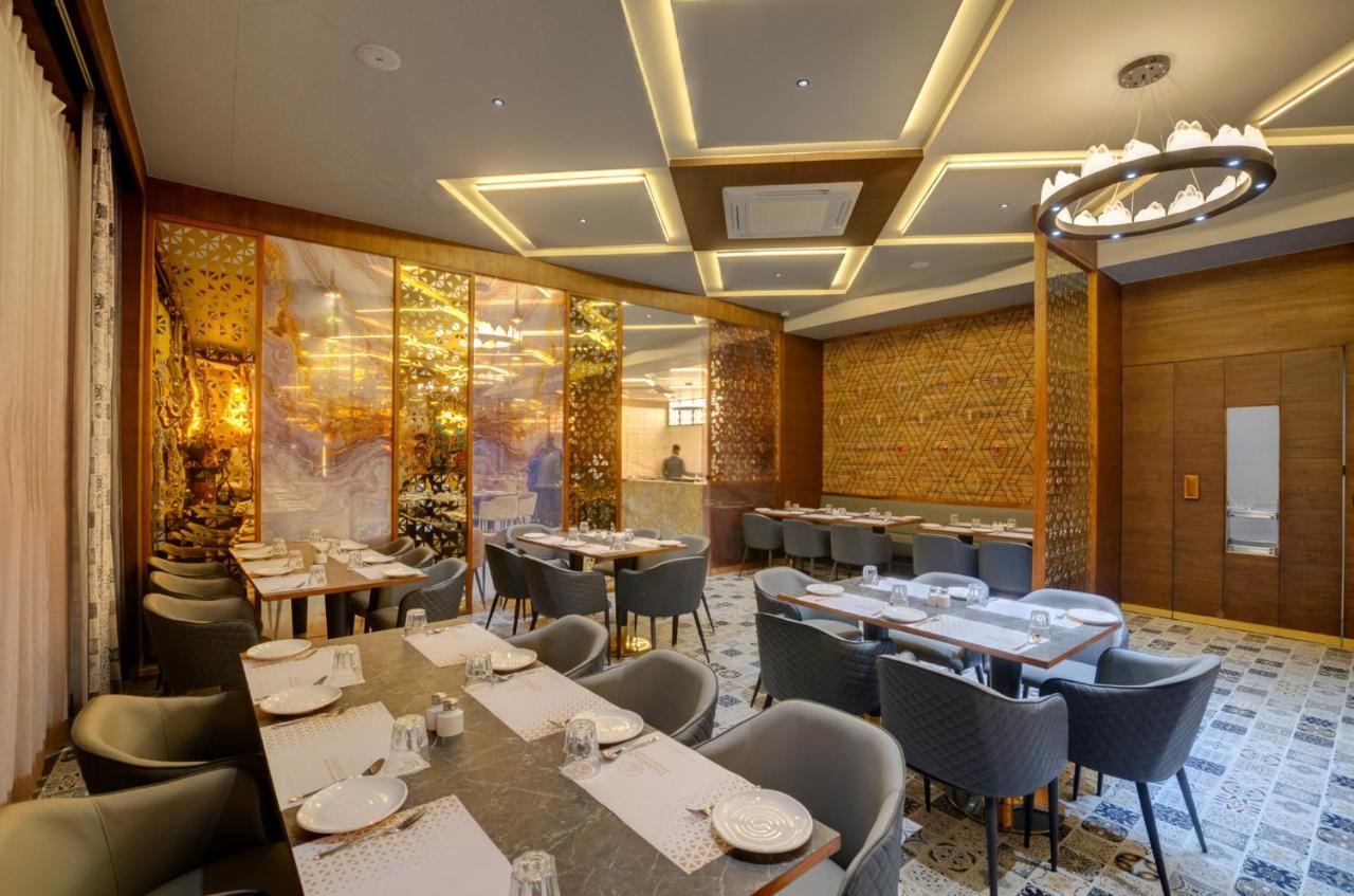 Hotel Diamond 26 Surat Exterior foto