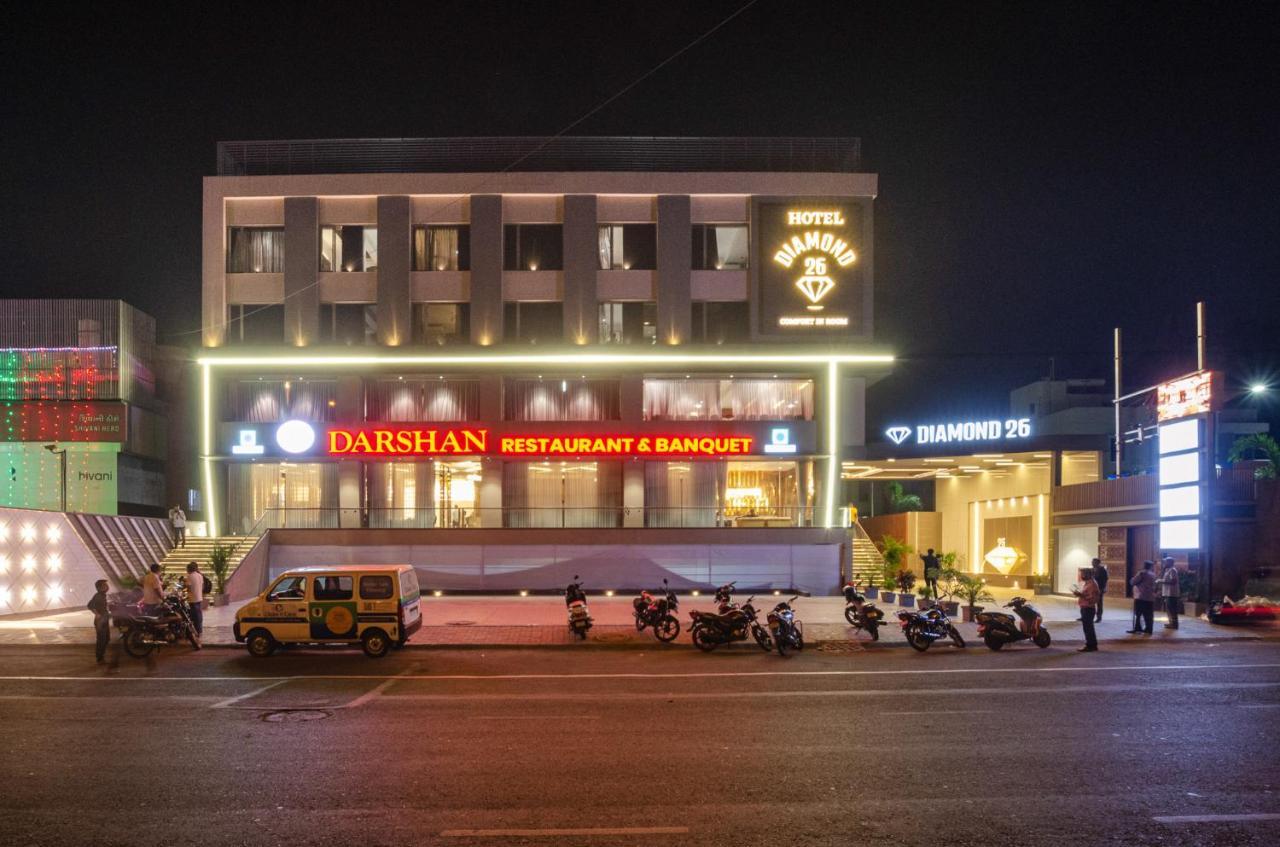 Hotel Diamond 26 Surat Exterior foto